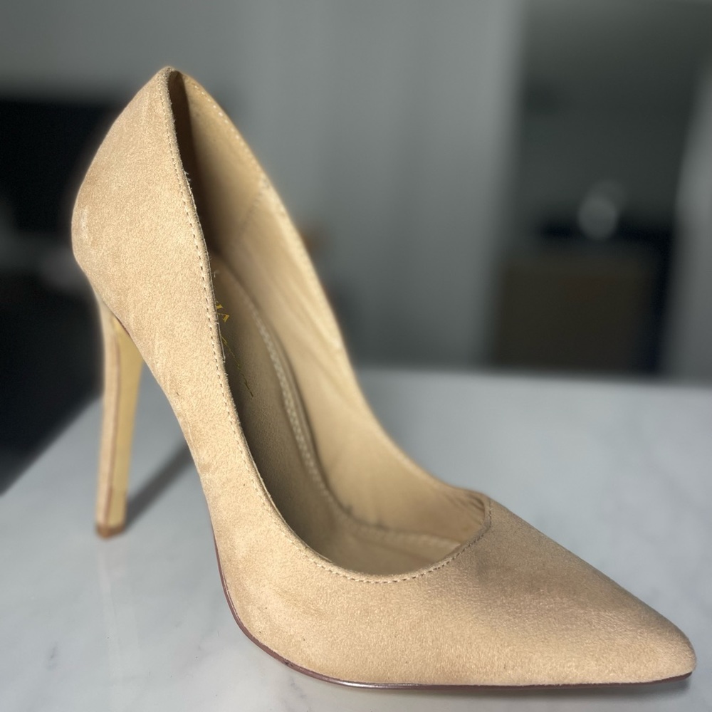 Nude suede heels size 6.5